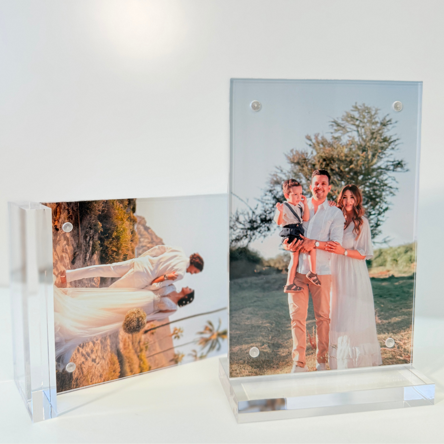 Magnetic Acrylic Photo Stand